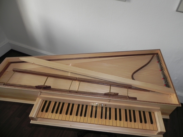 Ital. Reisevirginal, anon., 1 x 8‘, C - g, Tischinstrument, incl. Transporthülle.