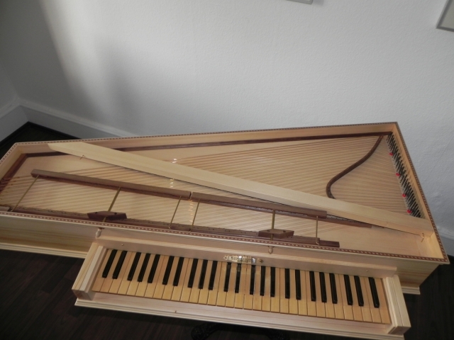 Ital. Reisevirginal, anon., 1 x 8‘, C - g, Tischinstrument, incl. Transporthülle.